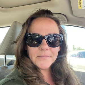 Meet your Posher, Denise